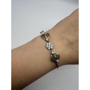 Vintage Silver Tone Rhinestone Floral Bracelet – Sparkling Costume Jewelry